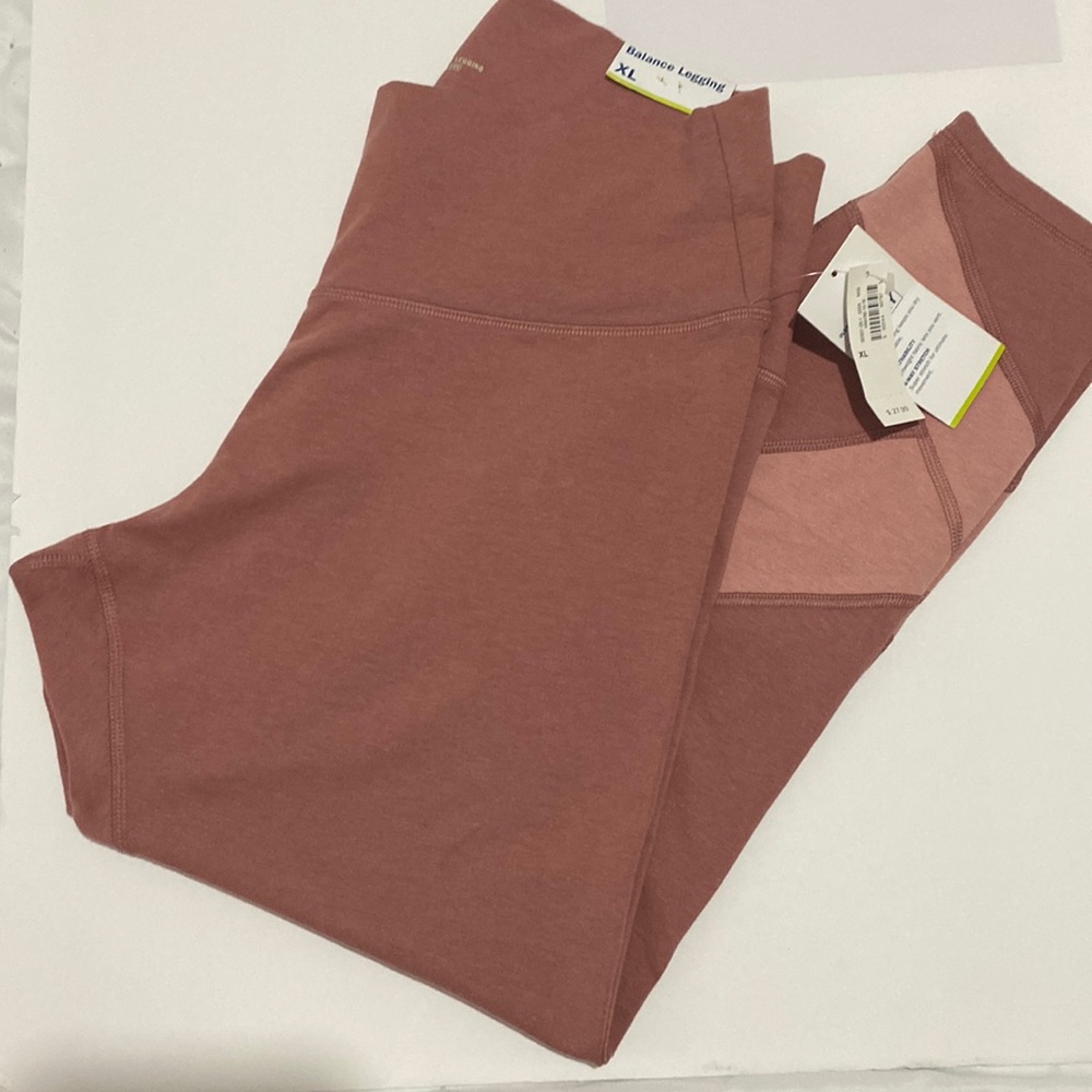 XL OLD NAVY BALANCE LEGGINGS